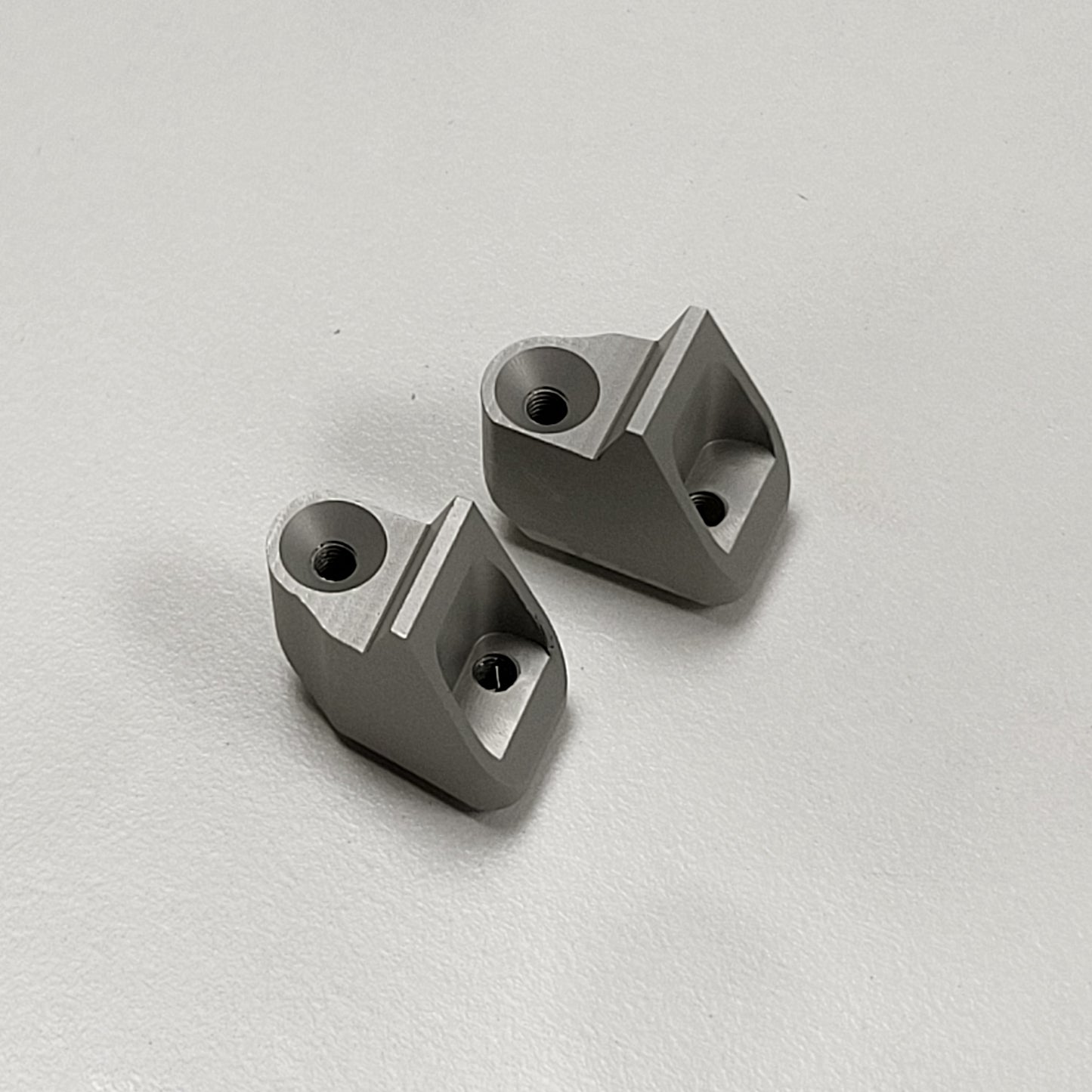AE - B6.4 - RF3 Chassis Spacer - Pair